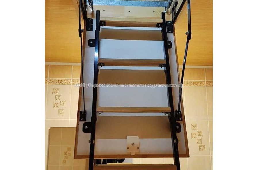 Продам квартиру, Дмитриевская ул. , 3 кім., 63.80 м², евроремонт 