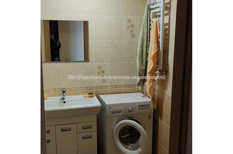 Продам квартиру, Дмитриевская ул. , 3 кім., 63.80 м², евроремонт 