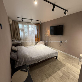 Продам квартиру, Академика Павлова ул. , 2 кім., 45.10 м², косметический ремонт
