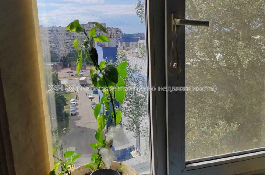 Продам квартиру, Непокоренных ул. , 2  ком., 52 м², косметический ремонт 