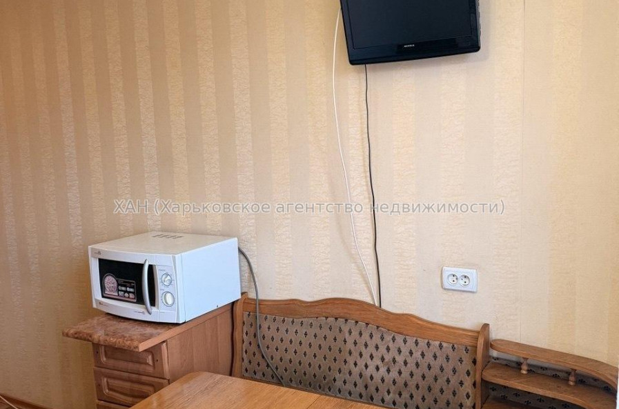 Продам квартиру, Леся Сердюка ул. , 4 , 1  ком., 33 м², косметический ремонт 