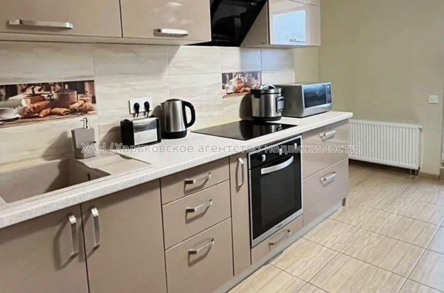 Продам квартиру, Клочковская ул. , 2 кім., 70 м², косметический ремонт 