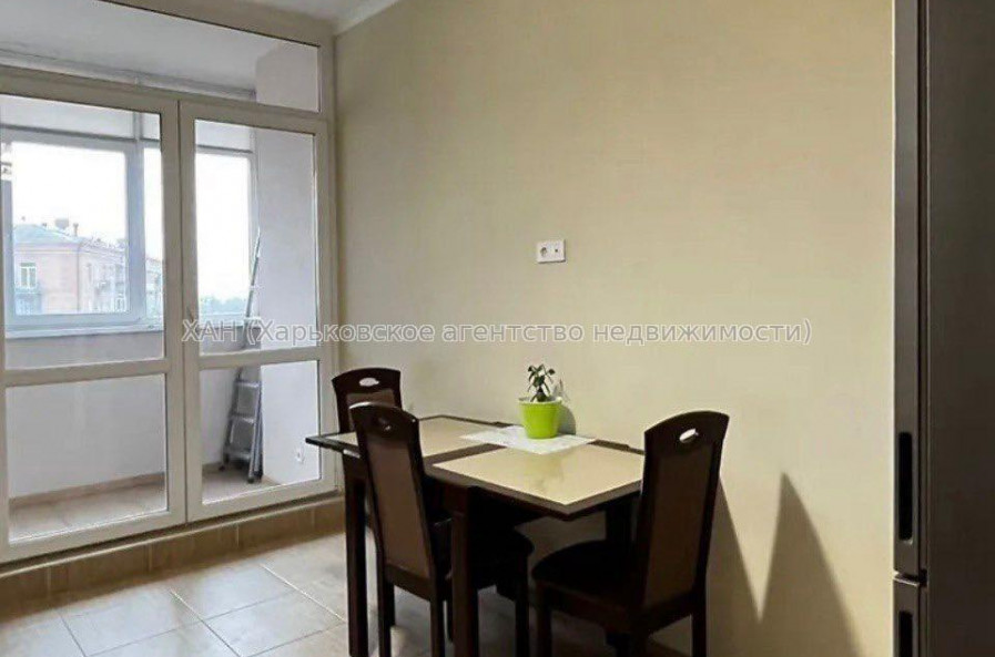 Продам квартиру, Клочковская ул. , 2 кім., 70 м², косметический ремонт 