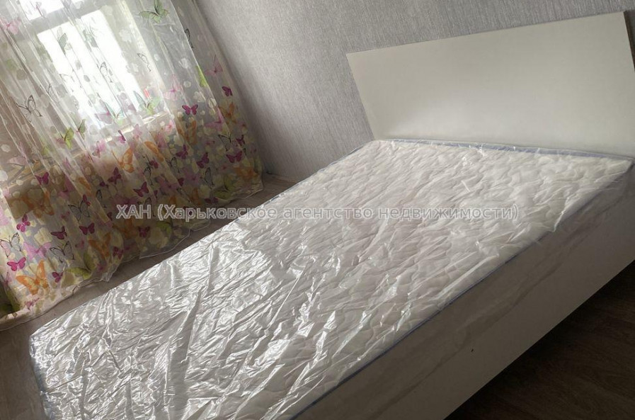 Продам квартиру, Шариковая ул. , 2 кім., 40 м², частичный ремонт 