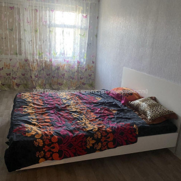 Продам квартиру, Шариковая ул. , 2 кім., 40 м², частичный ремонт 