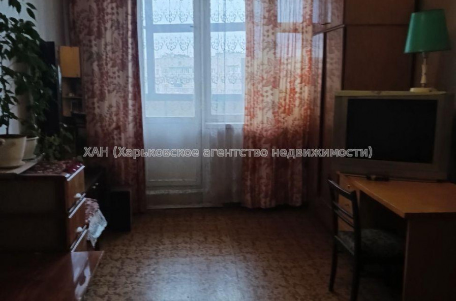 Продам квартиру, 3 кім., 68.30 м², косметический ремонт 