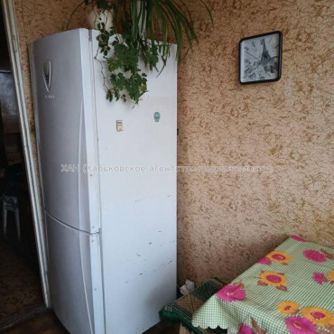 Продам квартиру, 3 кім., 68.30 м², косметический ремонт 