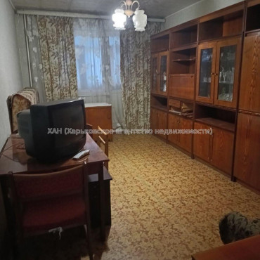 Продам квартиру, 3 кім., 68.30 м², косметический ремонт 