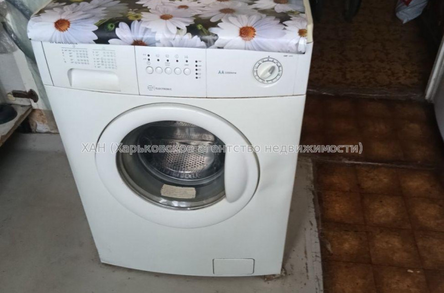 Продам квартиру, 3 кім., 68.30 м², косметический ремонт 