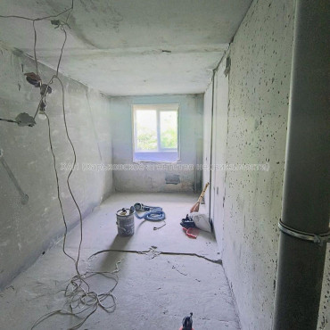 Продам квартиру, 1 кім., 38 м², без отделочных работ 