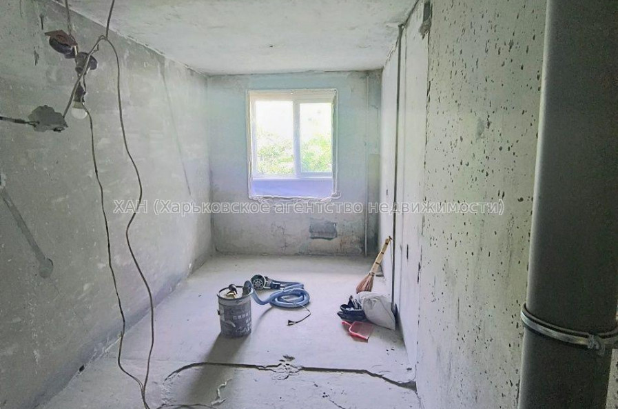 Продам квартиру, 1 кім., 38 м², без отделочных работ 