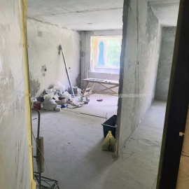 Продам квартиру, 1 кім., 38 м², без отделочных работ