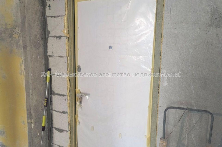 Продам квартиру, 1 кім., 38 м², без отделочных работ 
