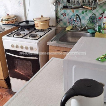 Продам квартиру, Жуковского просп. , 1  ком., 37 м², советский ремонт 