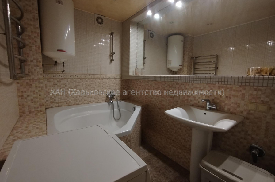 Продам квартиру, Юбилейный просп. , 3  ком., 64.80 м², капитальный ремонт 