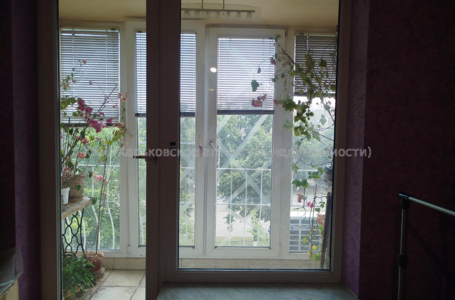Продам квартиру, Юбилейный просп. , 3  ком., 64.80 м², капитальный ремонт 