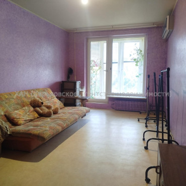 Продам квартиру, Юбилейный просп. , 3  ком., 64.80 м², капитальный ремонт 