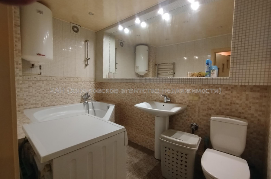 Продам квартиру, Юбилейный просп. , 3  ком., 64.80 м², капитальный ремонт 