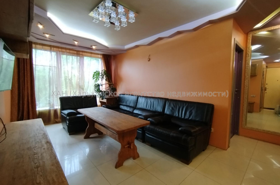 Продам квартиру, Юбилейный просп. , 3  ком., 64.80 м², капитальный ремонт 