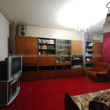 Продам квартиру, Тракторостроителей просп. , 150 , 4  ком., 84 м², советский ремонт 