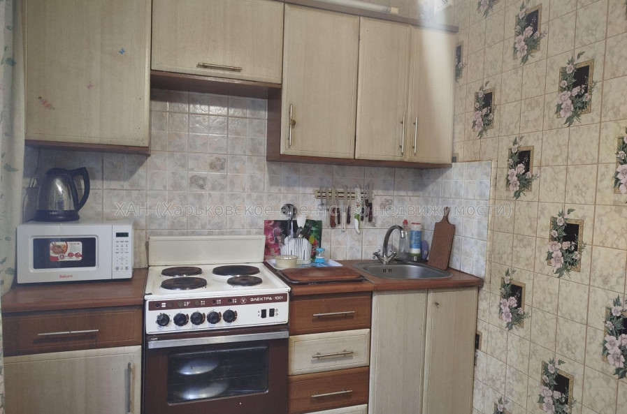 Продам квартиру, Тракторостроителей просп. , 150 , 4  ком., 84 м², советский ремонт 