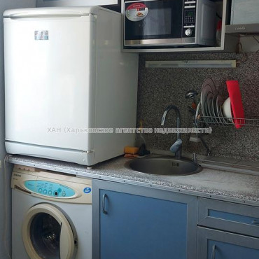 Продам квартиру, Шатиловская ул. , 1  ком., 32.80 м², косметический ремонт 