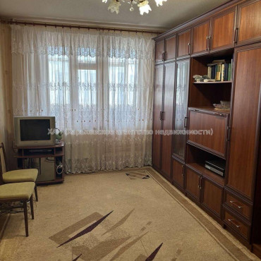 Продам квартиру, 3 кім., 65 м², советский ремонт 