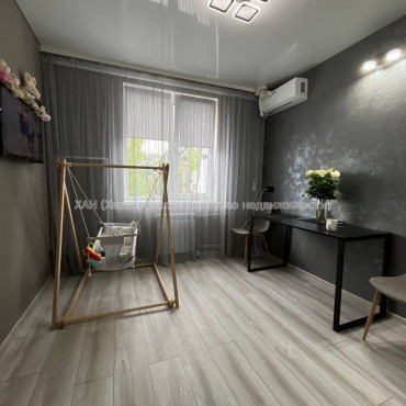 Продам квартиру, Шариковая ул. , 1 кім., 31 м², евроремонт 