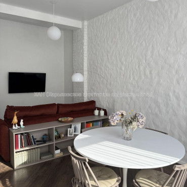 Продам квартиру, Юри Зойфера ул. , 2 кім., 75 м², евроремонт 