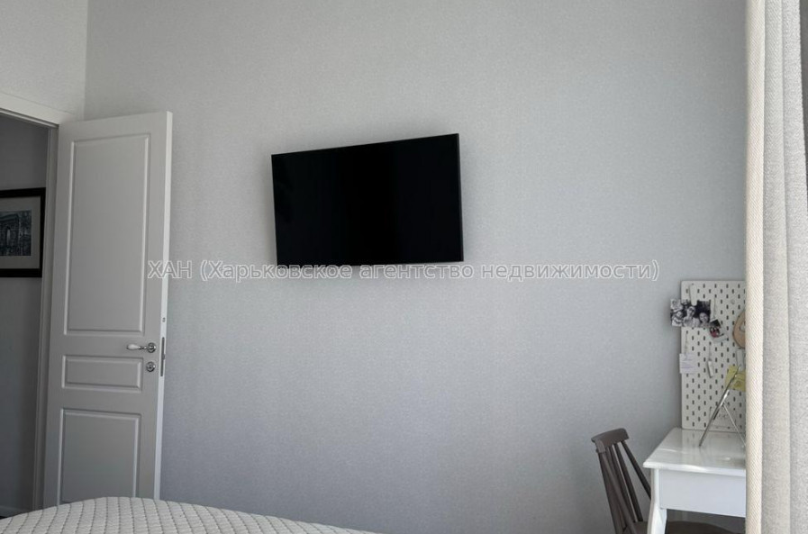 Продам квартиру, Юри Зойфера ул. , 2 кім., 75 м², евроремонт 