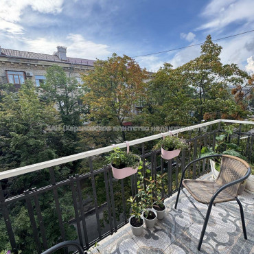 Продам квартиру, Юри Зойфера ул. , 2 кім., 75 м², евроремонт 