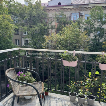 Продам квартиру, Юри Зойфера ул. , 2 кім., 75 м², евроремонт 