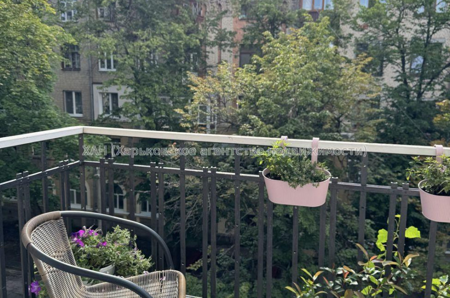 Продам квартиру, Юри Зойфера ул. , 2 кім., 75 м², евроремонт 