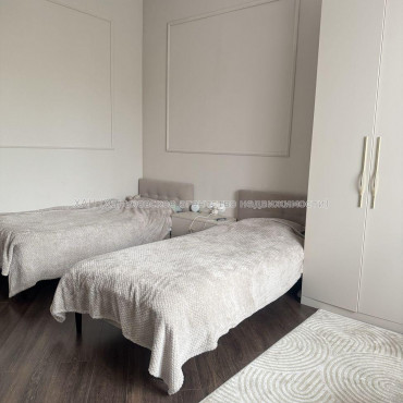 Продам квартиру, Юри Зойфера ул. , 2 кім., 75 м², евроремонт 