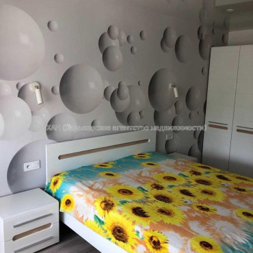 Продам квартиру, Ильинская ул. , 3 кім., 65 м², капитальный ремонт 