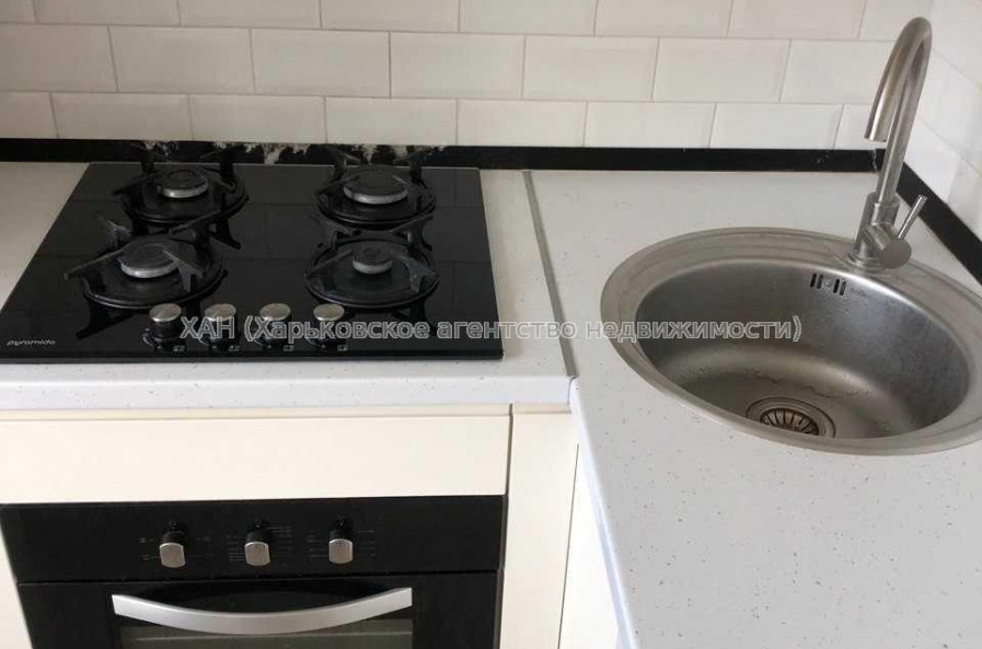 Продам квартиру, Ильинская ул. , 3 кім., 65 м², капитальный ремонт 