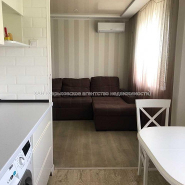 Продам квартиру, Ильинская ул. , 3 кім., 65 м², капитальный ремонт 