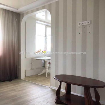 Продам квартиру, Ильинская ул. , 3 кім., 65 м², капитальный ремонт 