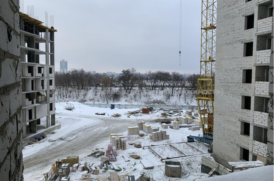 Продам квартиру, Непокоренных ул. , 2  ком., 66 м², без внутренних работ 