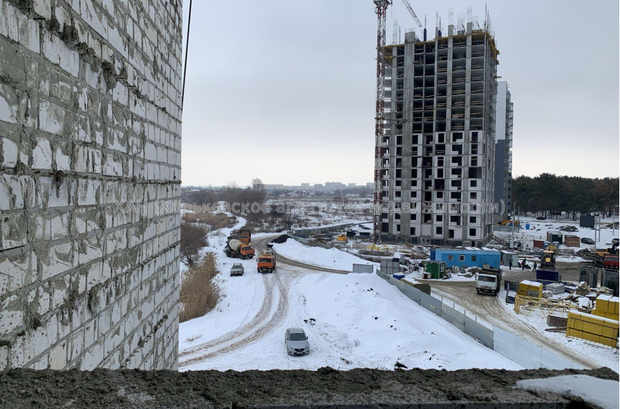 Продам квартиру, Непокоренных ул. , 2  ком., 66 м², без внутренних работ 