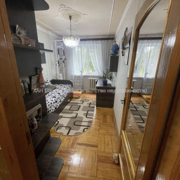 Продам квартиру, Бучмы ул. , 4  ком., 85 м², косметический ремонт 