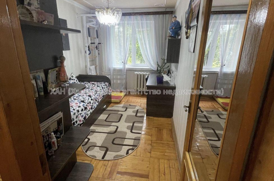 Продам квартиру, Бучмы ул. , 4  ком., 85 м², косметический ремонт 