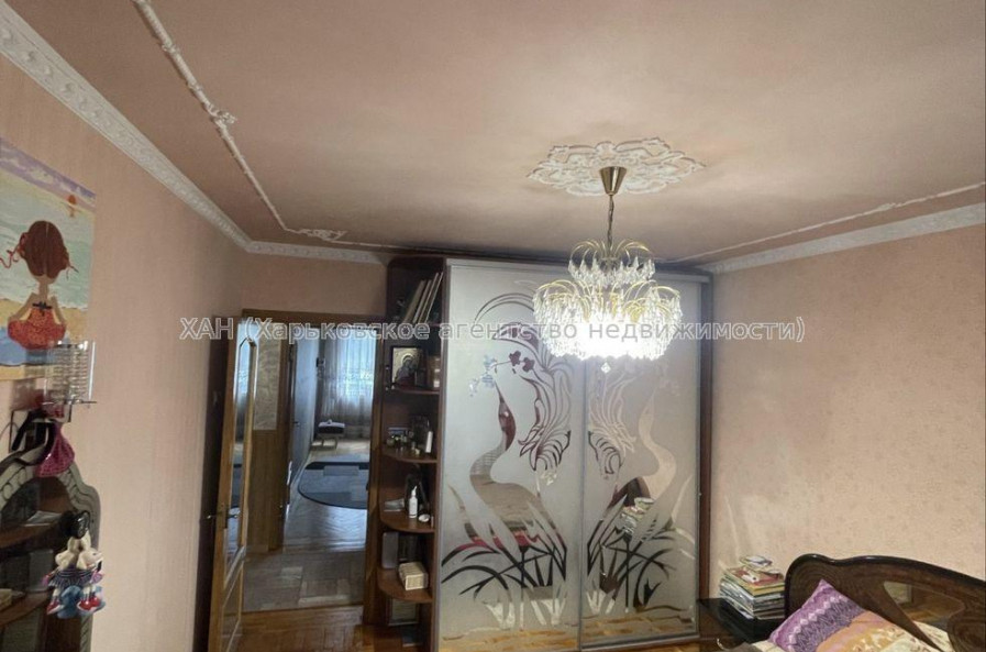 Продам квартиру, Бучмы ул. , 4  ком., 85 м², косметический ремонт 