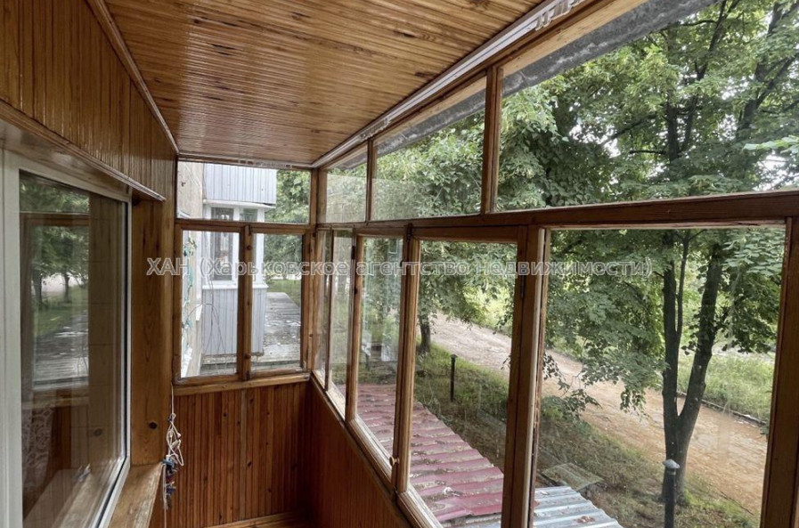 Продам квартиру, Бучмы ул. , 4  ком., 85 м², косметический ремонт 