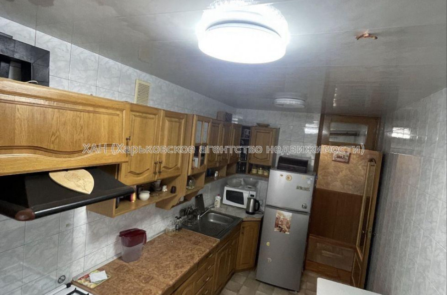 Продам квартиру, Бучмы ул. , 4  ком., 85 м², косметический ремонт 