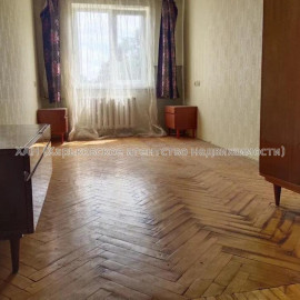 Продам квартиру, Бучмы ул. , 2 кім., 43.20 м², косметический ремонт