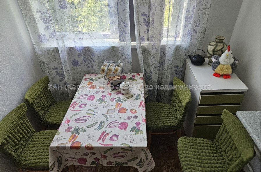 Продам квартиру, Соборности Украины ул. , 3 кім., 72 м², евроремонт 