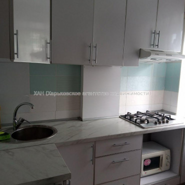 Продам квартиру, Науки просп. , 1 кім., 36 м², капитальный ремонт 