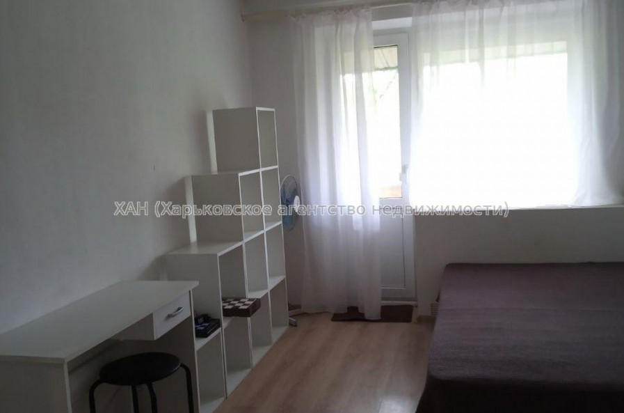 Продам квартиру, Науки просп. , 1 кім., 36 м², капитальный ремонт 