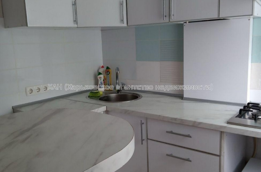 Продам квартиру, Науки просп. , 1 кім., 36 м², капитальный ремонт 